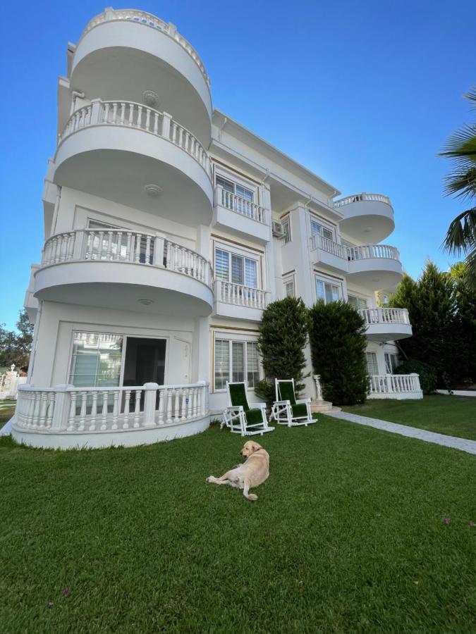 Belka Golf Delux Poolside Apartament *