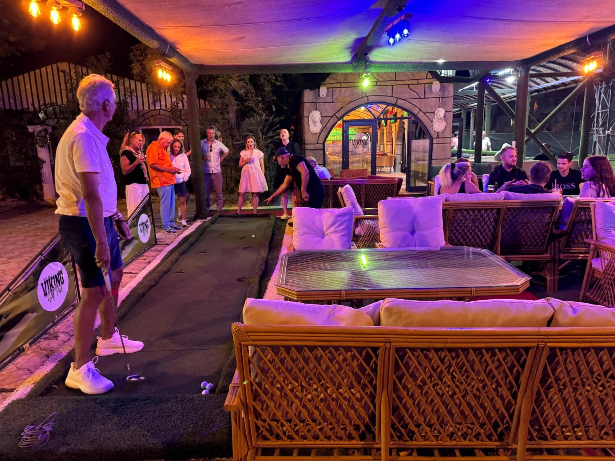 Belka Golf Delux Poolside Apartament *